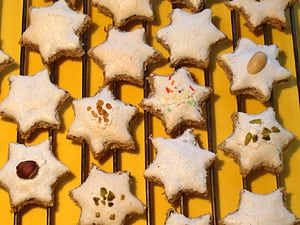 Weihnachtskekse backen