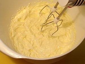 Nusskugeln backen